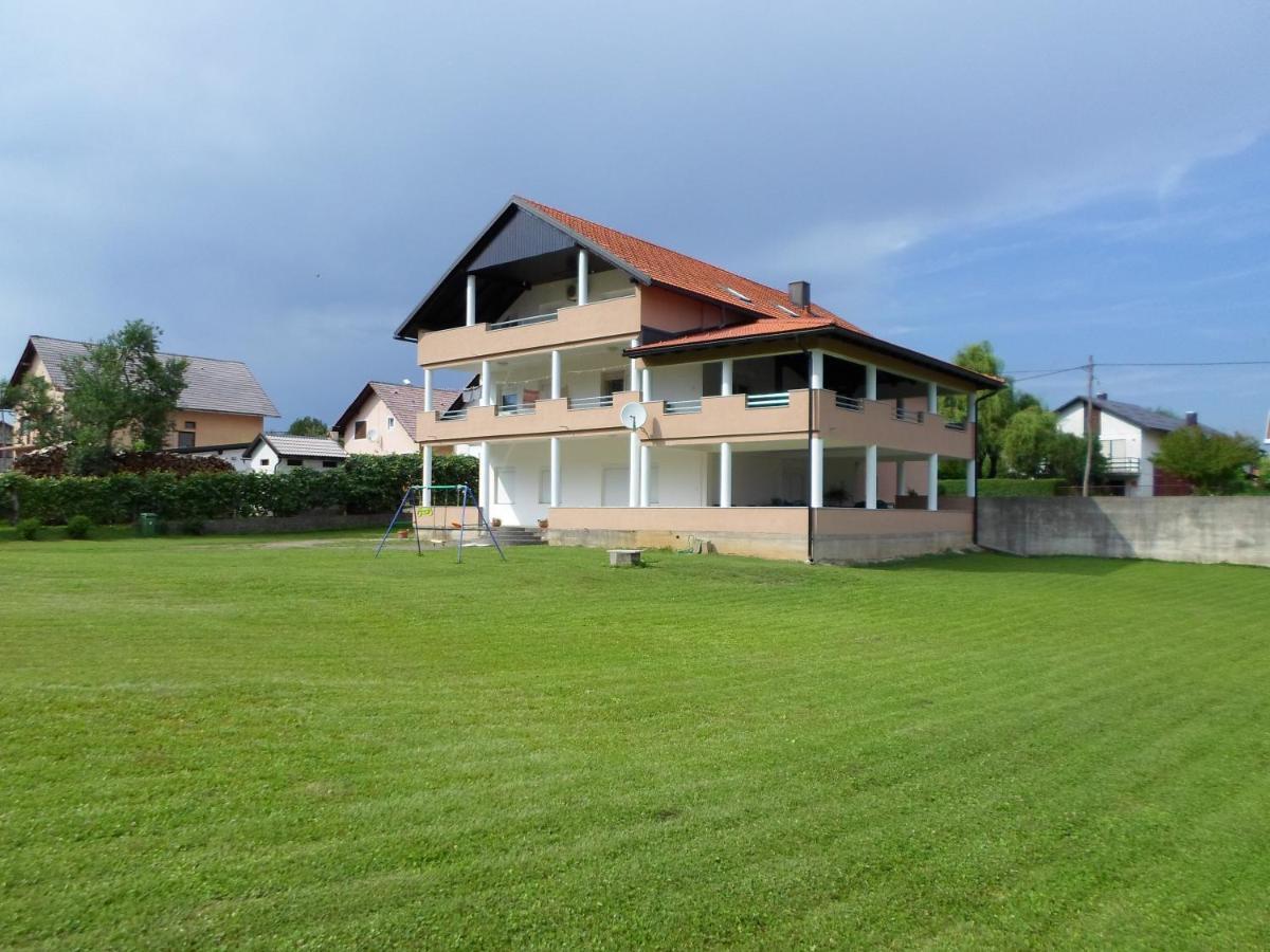Apartment Gorska Vila Ogulin Buitenkant foto